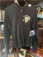 PENGUINS SZ. L ZIPPER FRONT NEW .