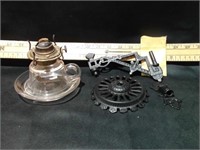 CAST IRON OIL LAMP HOLDER & LAMP DAMAGED