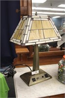 STAINED GLASS TABLE LAMP