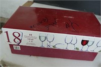 18 Wine Glasses and Storage Box