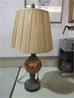 31" TABLETOP LAMP WITH SHADE