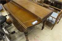 Drop leaf table with leaves - middle leg detatched