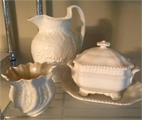 WEDGEWOOD PITCHER, SPODE GRAVY BOAT