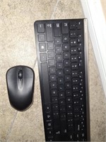 SAMSUNG MOUSE AND KEYBOARD