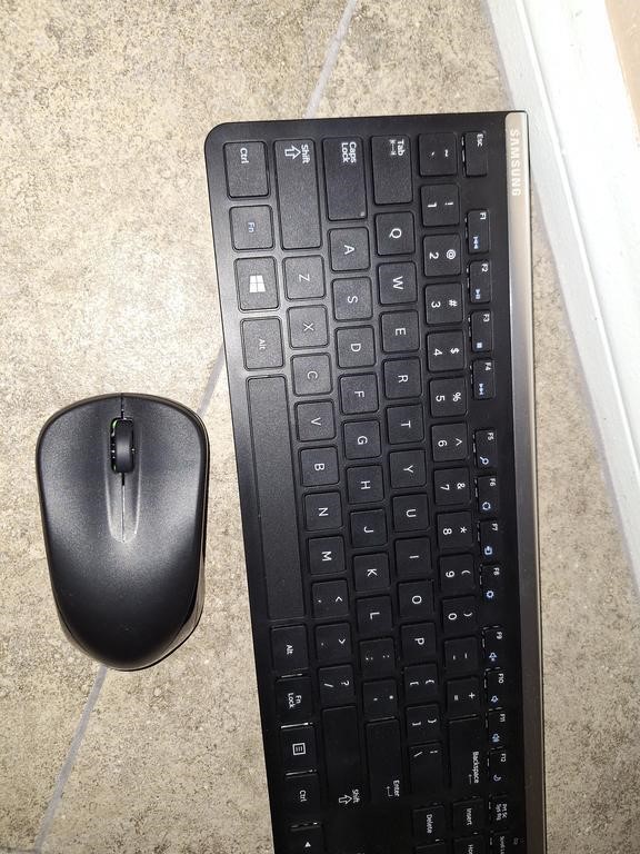 SAMSUNG MOUSE AND KEYBOARD