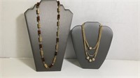 2 Necklaces Goldtone (metal/plastic)