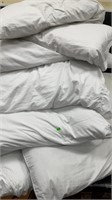 8 Bed Pillows(all appear good condition) 3 throw