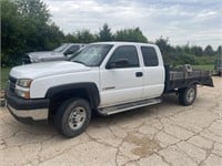 2007 CHEVROLET 2500 4X4 EXT CAB W  FLATBED 180K ML