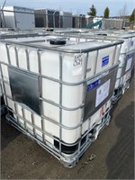 Water Totes in cage 4" X4', 250 gallon