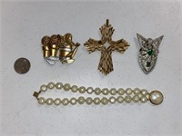 VINTAGE LOT OF COSTUME JEWELRY, SIGNED
