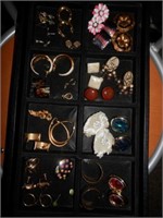 Jewelry-Divided tray 26 earring sets