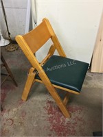 Wood folding chair
