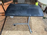 ROLLING ADJUSTABLE COMPUTER TABLE