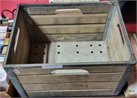 WOOD AND METAL CRATE