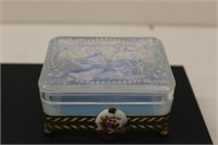 French Opalescence Lidded Dresser Box L N 7134