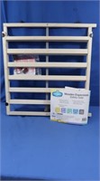 New Regalo Expandable Safety Gate