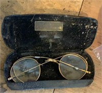 Keys & vintage Eye Glasses