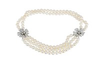 PEARL NECKLACE WITH TWO DIAMOND FLOWER CLASPS, 10g
