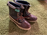 Snowmaster Size 8 Boots