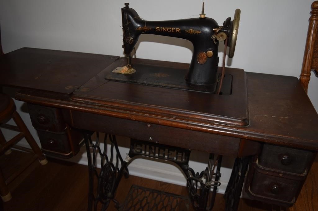 Vintage Singer Sewing Machine