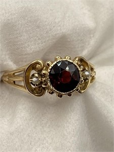 10K Y Gold Ring 1.7g w/ Red Stone & Tiny Pearls
