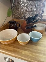 Pyrex bowls and knife set