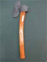 LARGE BROAD HEAD ANTIQUE AX 31 INCHES LONG