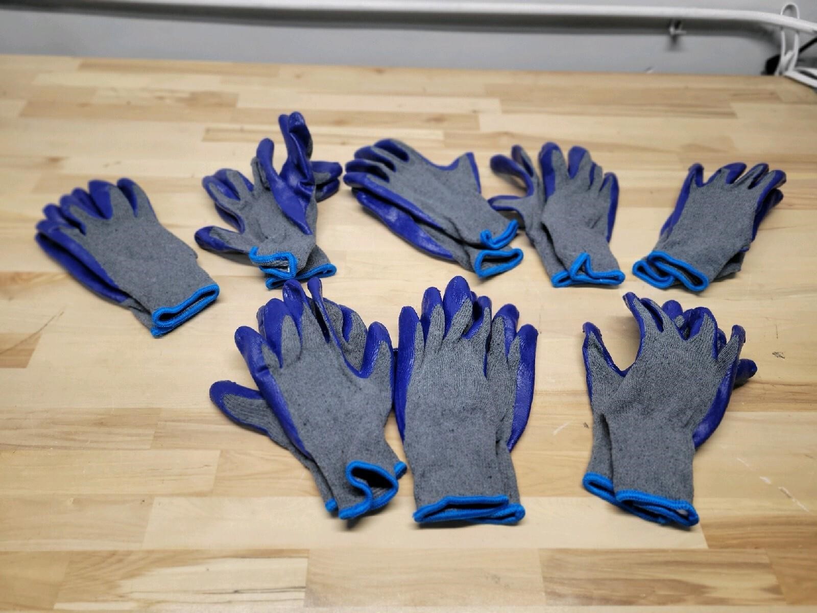 Lot Of Gloves/ Gardening