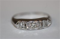 14k white gold Diamond Ring with center section