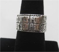 1970'S STERLING SILVER BAND RING WITH VERSE