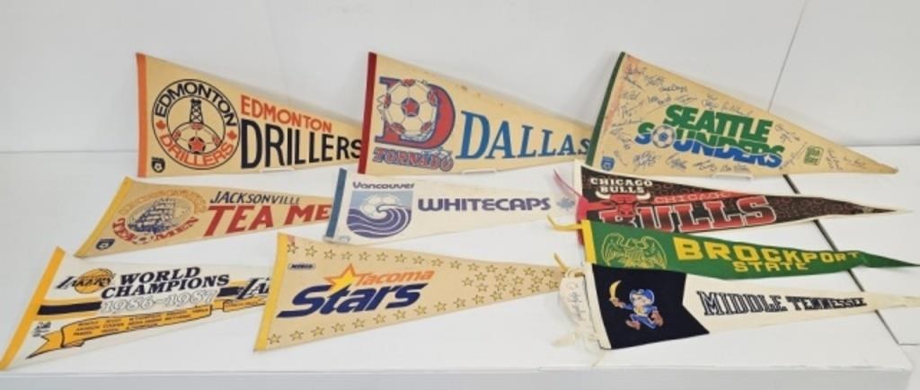 10 BASKETBALL AND SOCCER PENNANTS - 1970-90