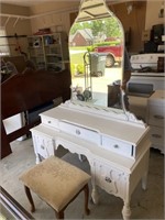 White vanity w/antique mirror still does not