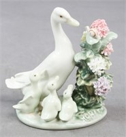 Lladro Porcelain "How Do You Do?" Figurine
