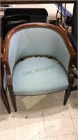 Nice upholstered arm chair (793)