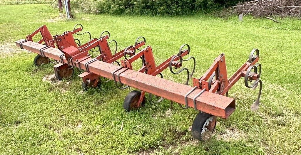 4-Row Wide Cultivator - danish tooth