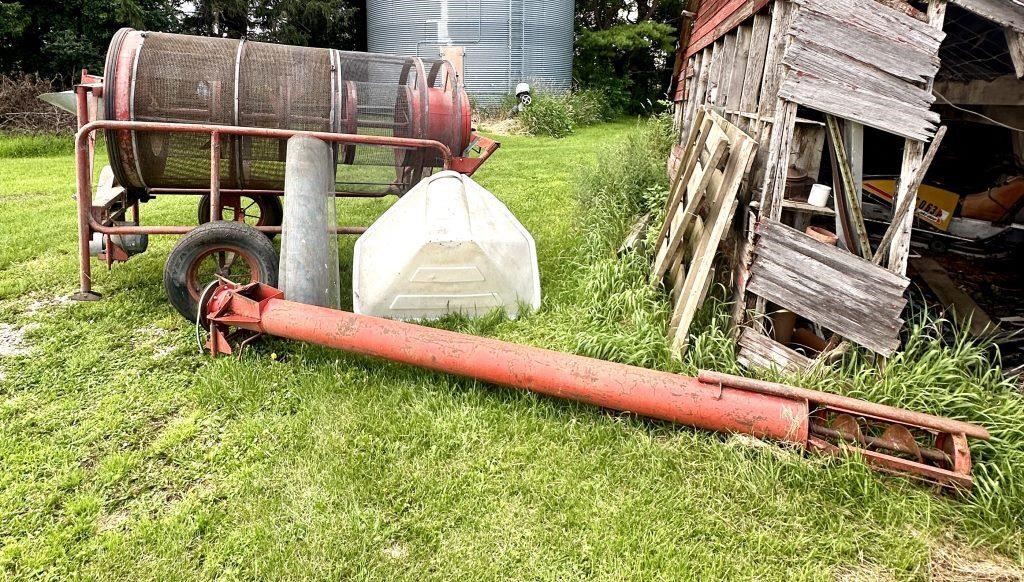 Grain/Corn Screener w/ hopper and auger