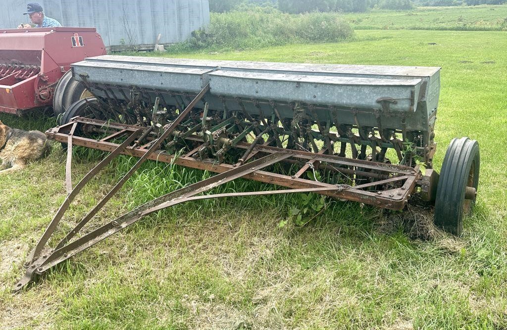 Case Grain Drill -10.5 ft. - 6 in spacing
Grass