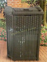 Suncast Trash Hideaway Refuse Container