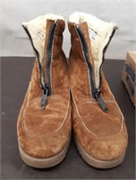 Pair Ladies Hush Puppies Boots Size 9.5W
