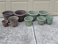 9 Plastic Flower Pots