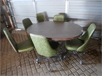 Vintage Chromcraft Kitchen Table & 6 Chairs (4 on