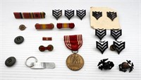 MILITARY PINS/BUTTONS/MEDALS