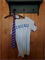 Chicago Cubs tie and medium t-shirt