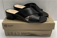Sz 7.5 Ladies Clarks Sandals - NEW $80