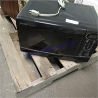 Sharp microwave - color black - untested