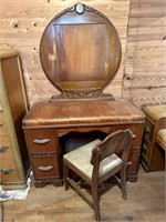 Vintage Vanity with Chair- No mirror