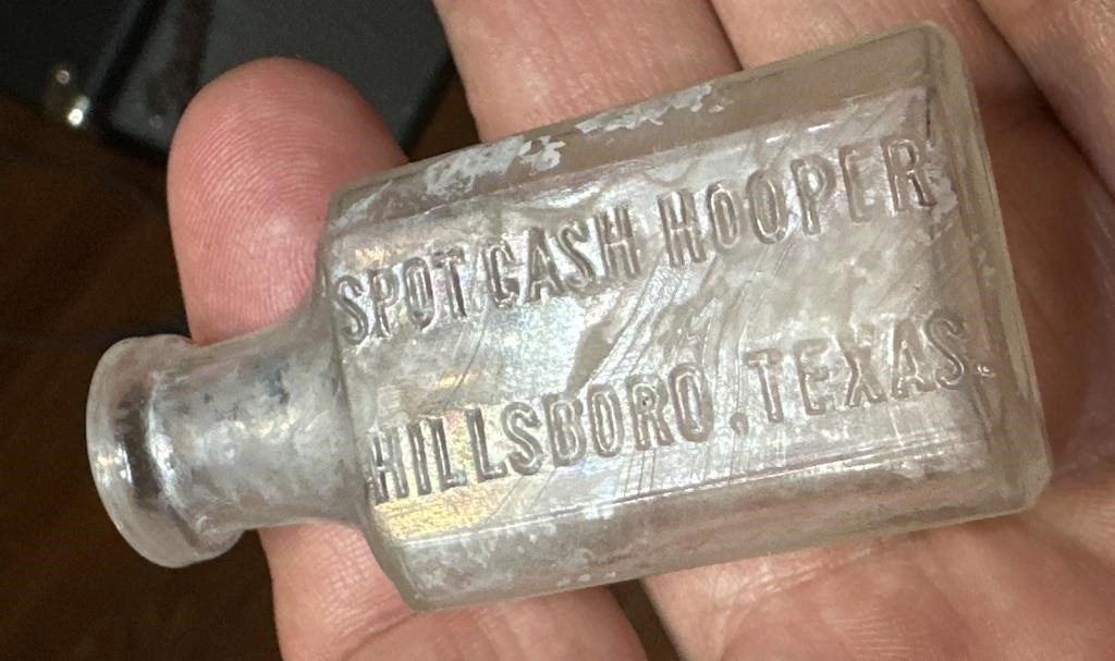 HILLSBORO TX rare medicine show druggist bottle