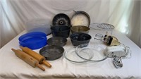 SELECTION OF BAKEWARE AND ACCESSORIES