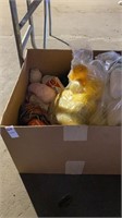Box lot of yarn