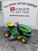 John Deere LA115 42" Hydrostatic Riding Mower